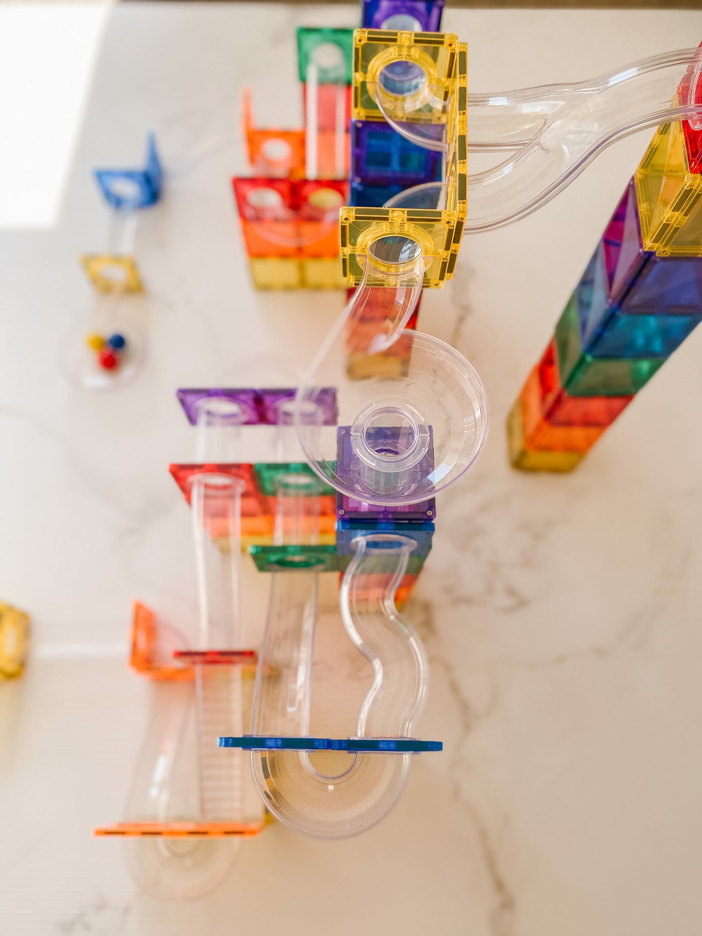 Magnetic Tiles - 92 pc Rainbow Ball Run Pack