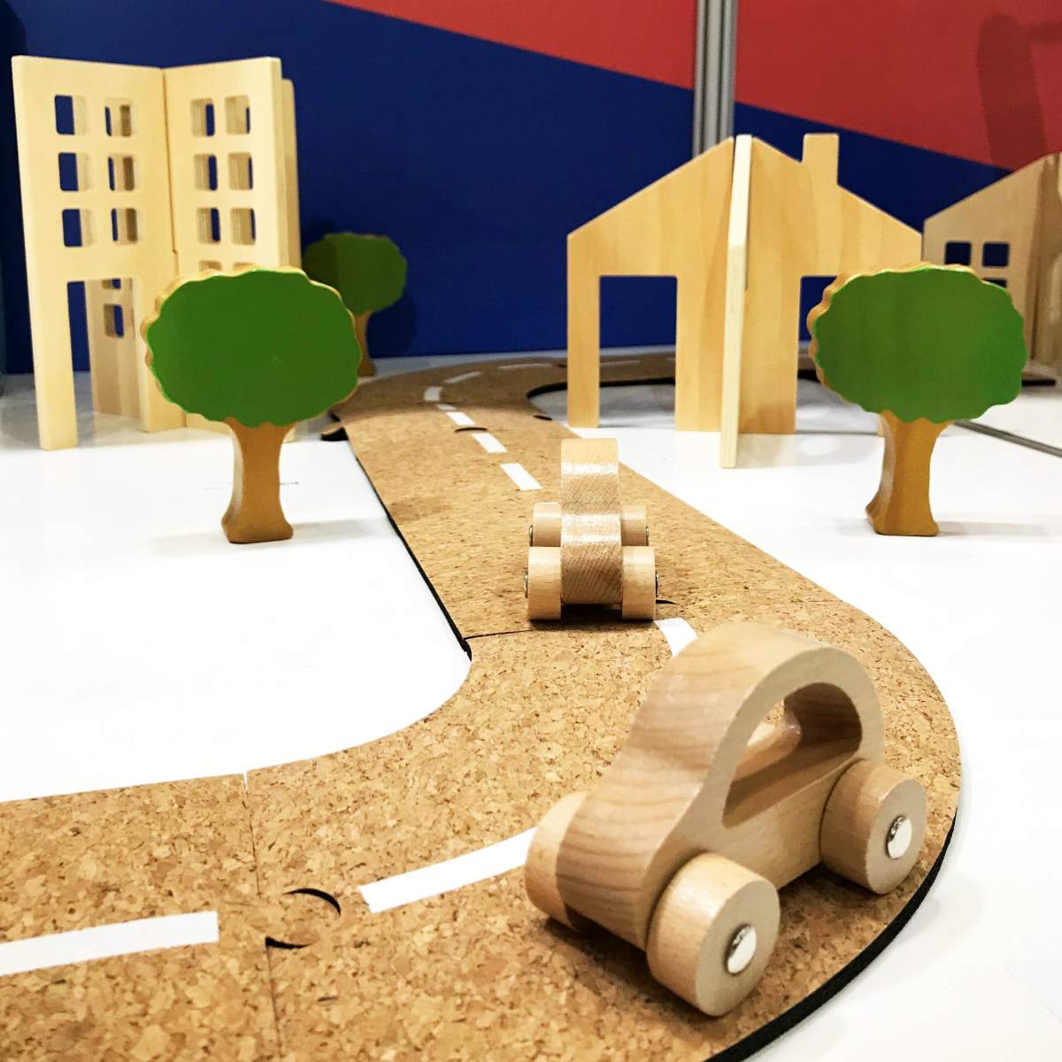 Getting About Town - Roads, Buildings and Scenery