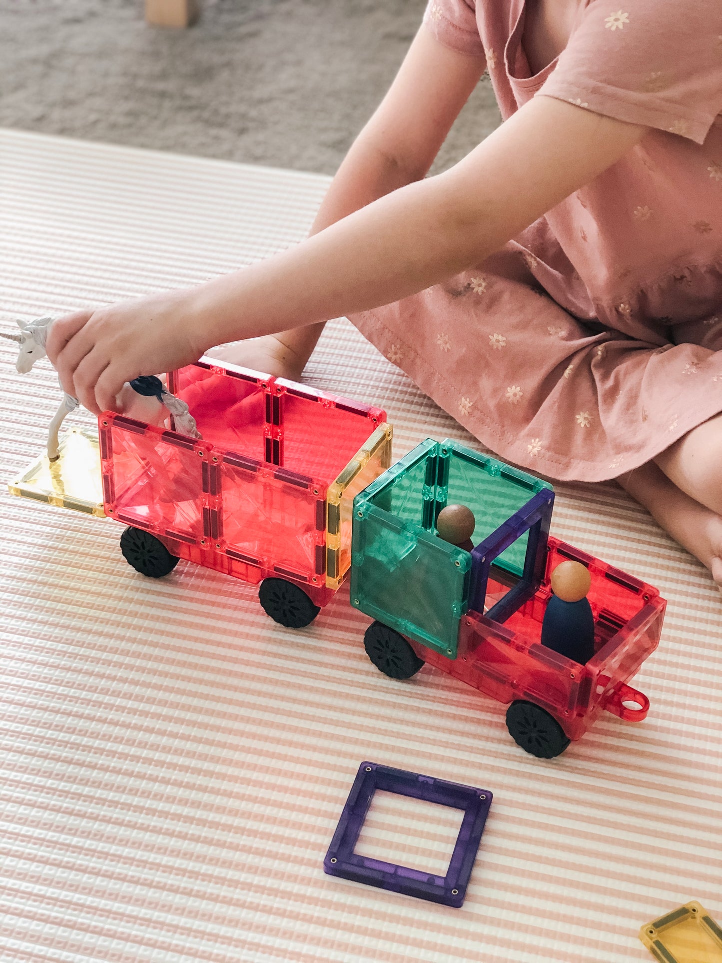 Magnetic Tiles - 24 pc Rainbow Motion Pack