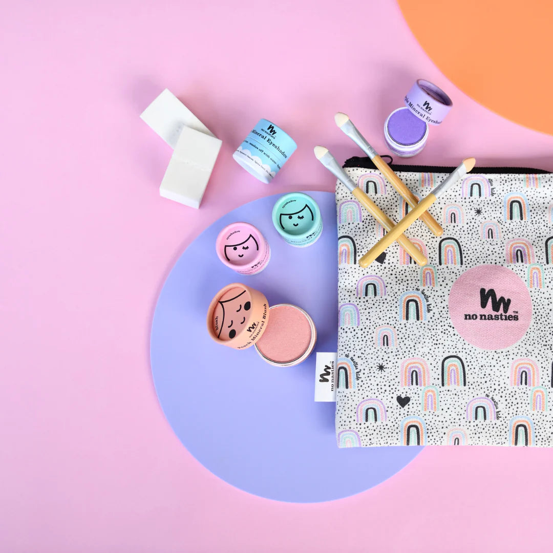 Natural Pressed Eyeshadow and Blush Pack with Accessories
