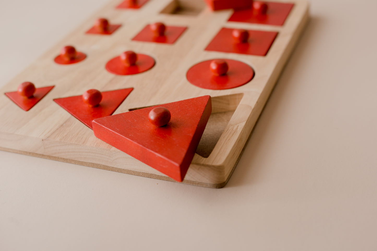 Shape Peg Puzzle Seriation