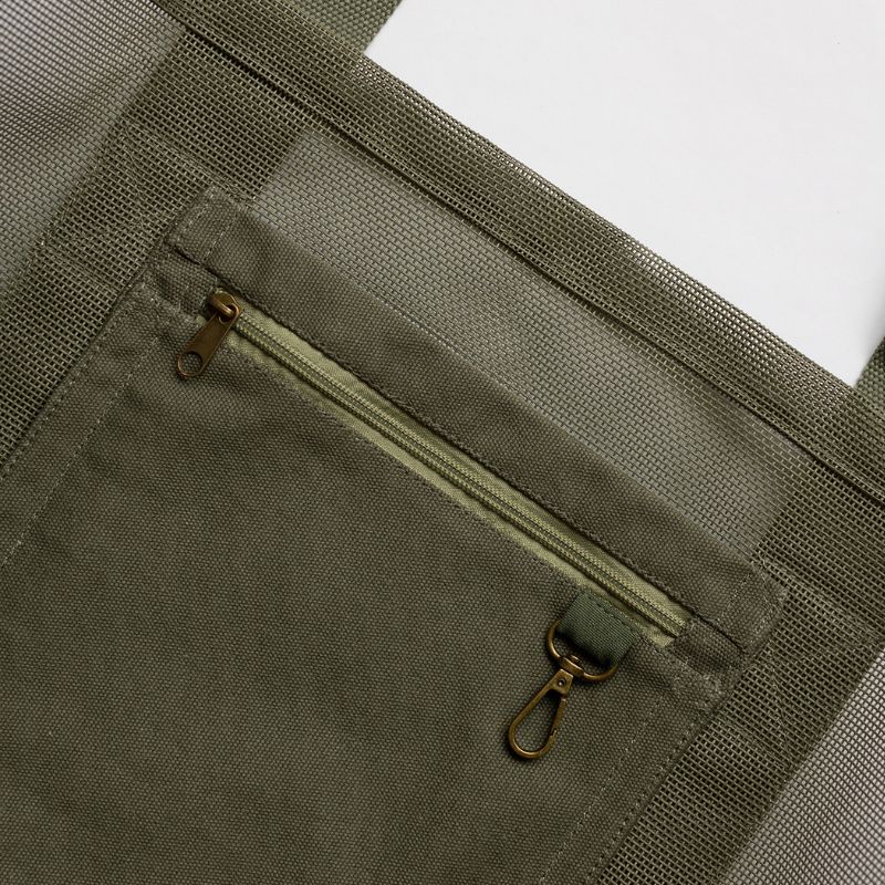 Internal zipper pocket made with thick cotton.