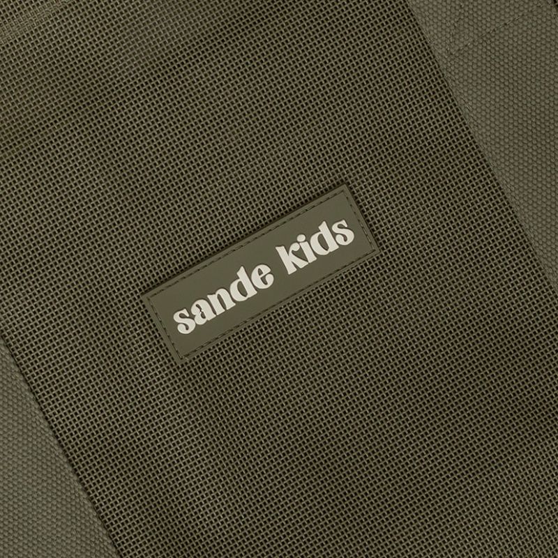 Sande Kids logo and mesh.