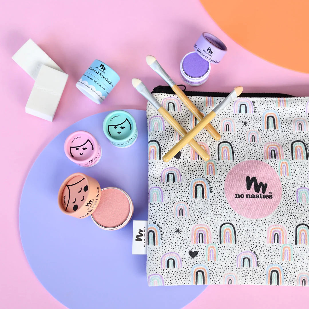 Natural Pressed Eyeshadow and Blush Pack with Accessories