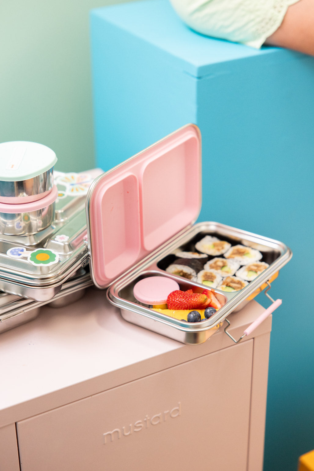 Two Compartment Leak Proof Stainless Steel Lunchbox - Pink
