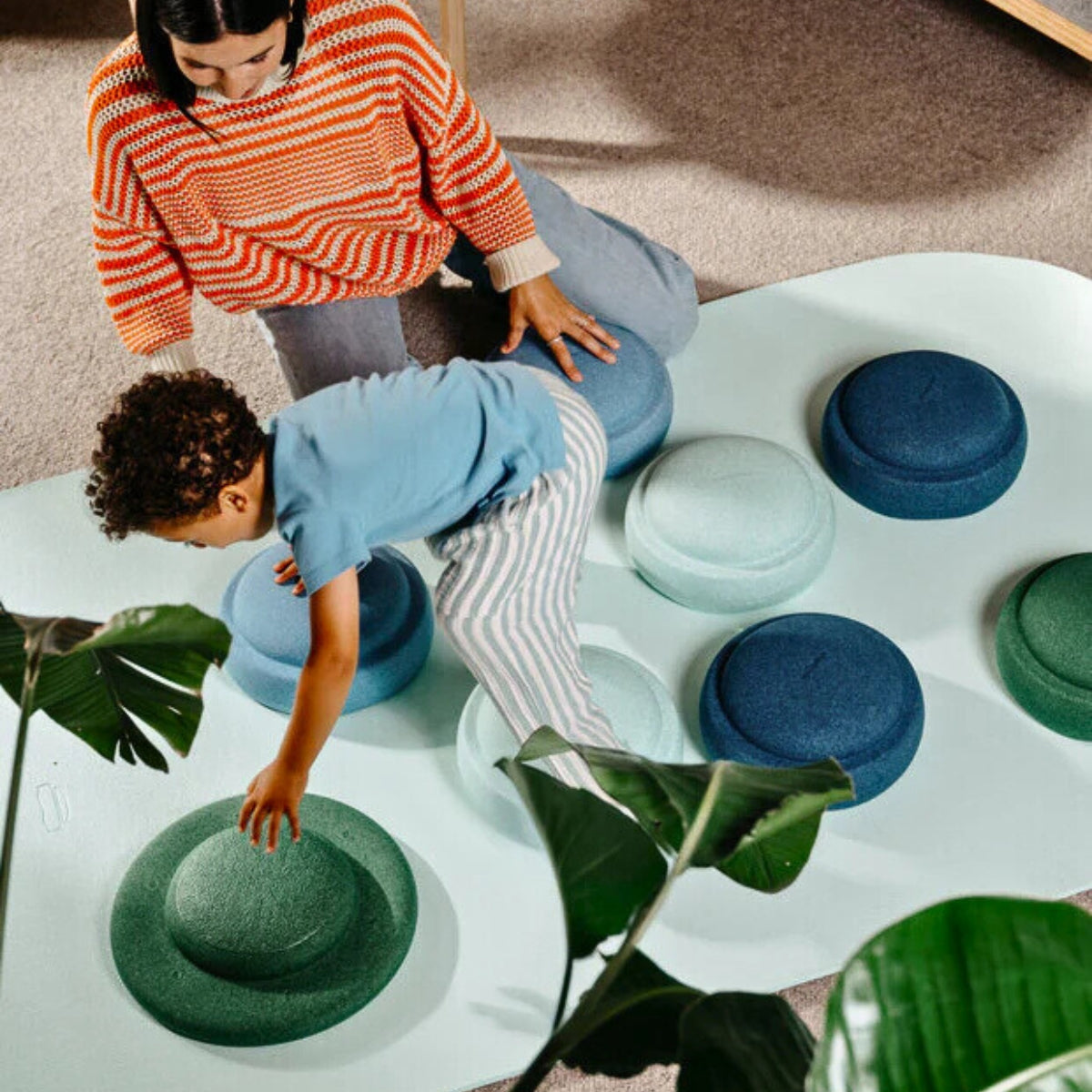 Stapelstein Balance Stepping Stones - Original size, Set of 6, Waters + Greens Set + Balance Board